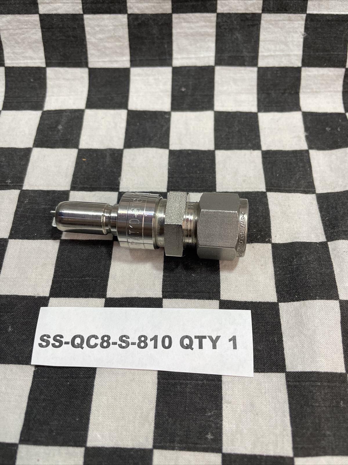 SWAGELOK Quick Connect 1/2″, SS-QC8-D-810 & SS-QC8-S-810, LOT OF 4 #1541N2