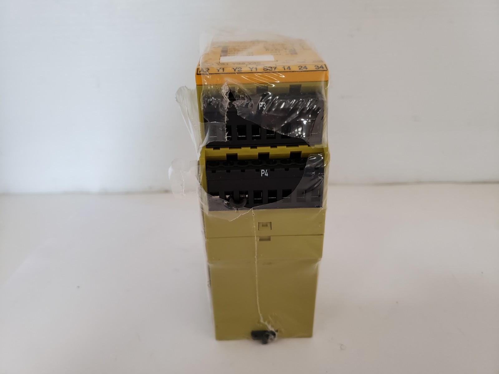 PILZ PNOZ X8P SAFETY RELAY 24 VDC 3N/O 2N/C 2S0 (777760) NIB