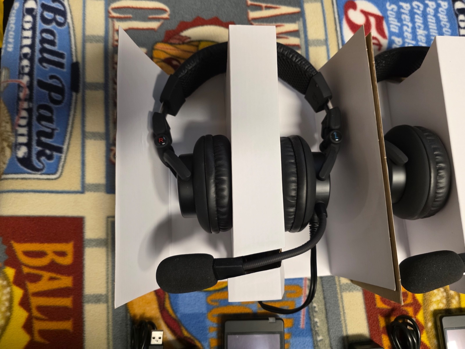 William AV Brand New 3 MIC 158 Headset & 3 DLT 400 Digi-Wave Personal Comm sys