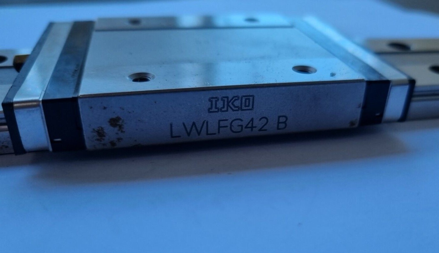 IKO LWLFG42 B ON A LWLF42 B 280mm RAIL (IN12S3B4)