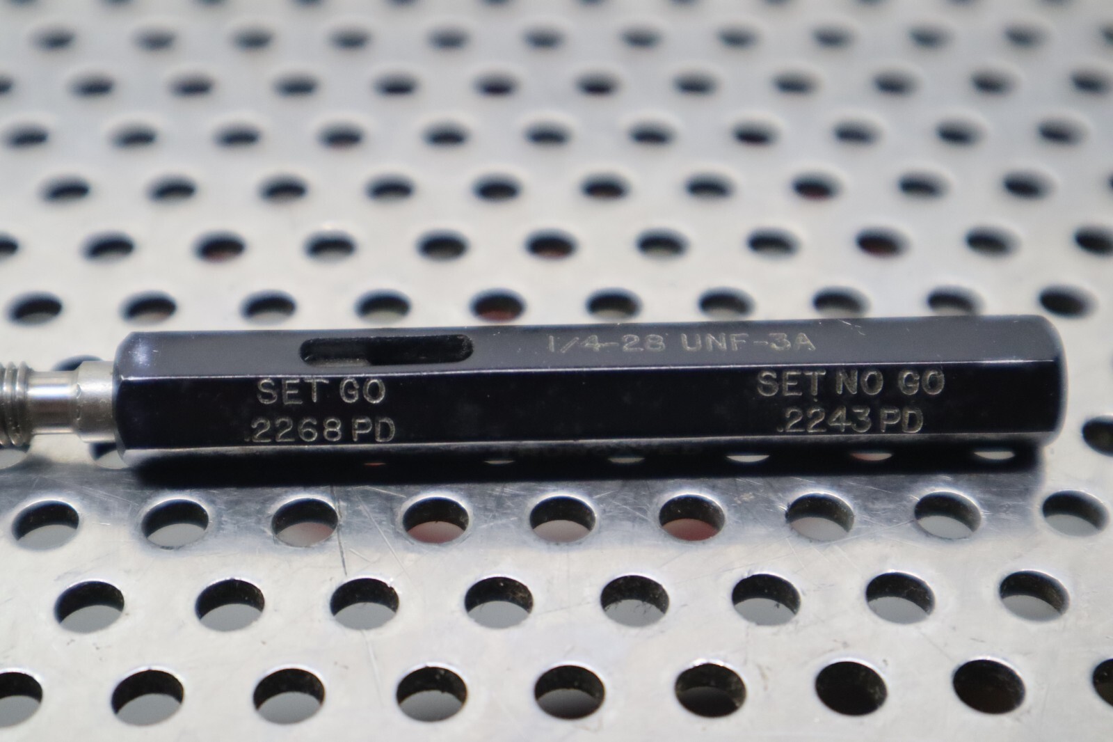 The Pipe Machinery 1/4-28 UNF-3A GO-.2268 Thread Plug Gage Used With Warranty