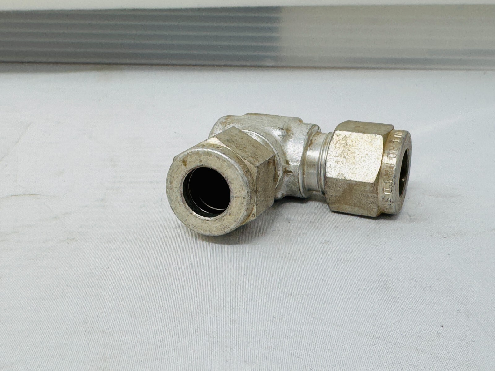 Carbon Steel Swagelok S-600-9 Tube Fitting, Union Elbow, 3/8 in. Tube Pack of 15