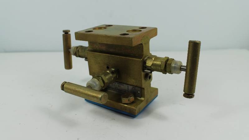 ANDERSON, GREENWOOD & CO. 02-2565-541 TYPE M4AVIS AGCO VALVE MANIFOLD NSNB