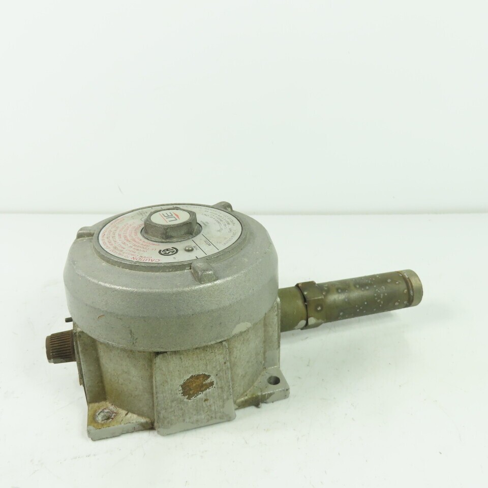 UE United Electric 7439 Temperature Switch125/250VAC 25-¦-325-¦F