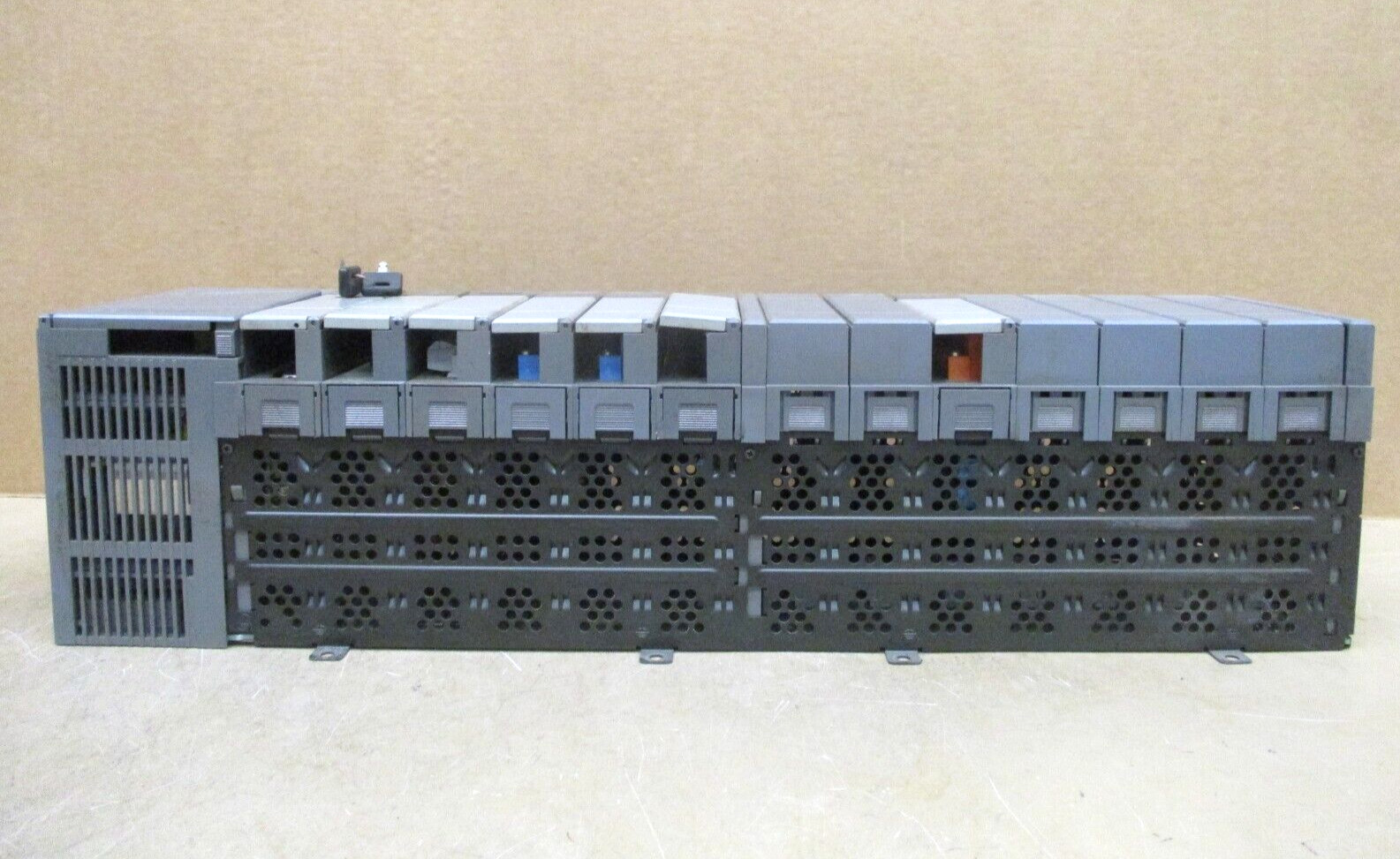 Allen-Bradley SLC 500 1746-P3 SLC 5/04 CPU 1747-L542 1747-DCM 1747-SDN 48692GN