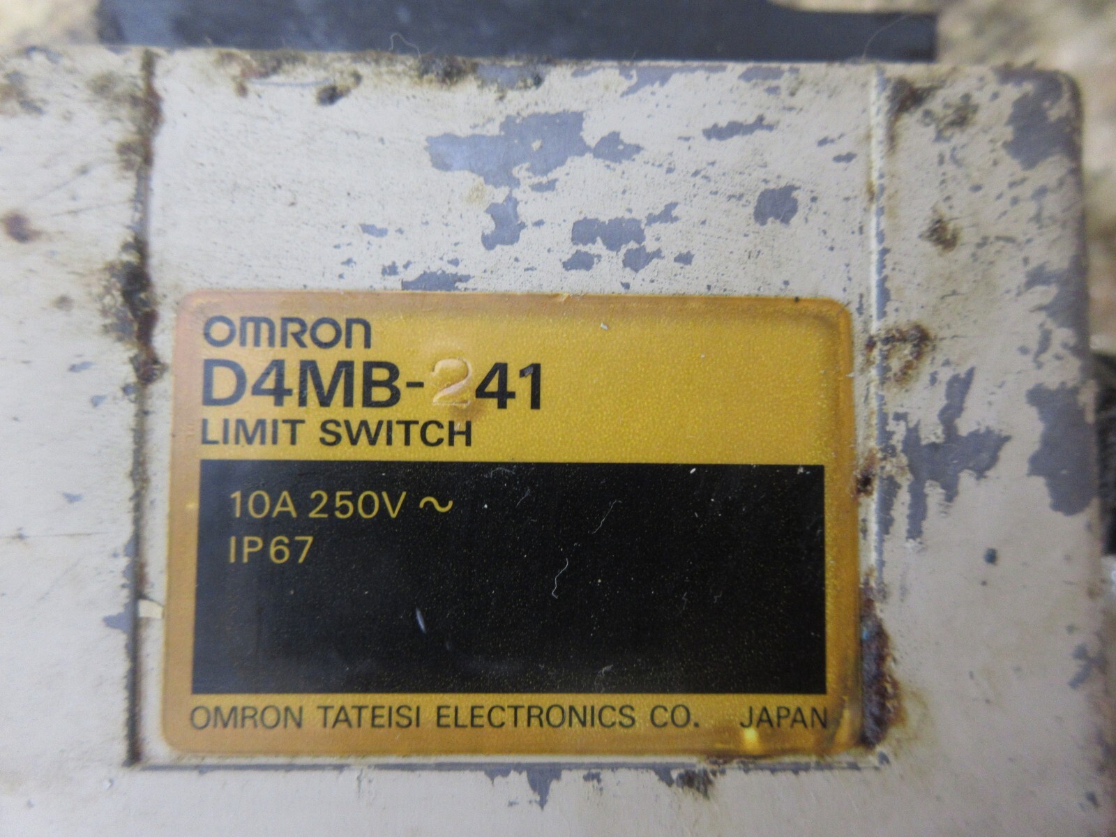 OMRON LIMIT SWITCH D4MB-241 10A 250V IP67