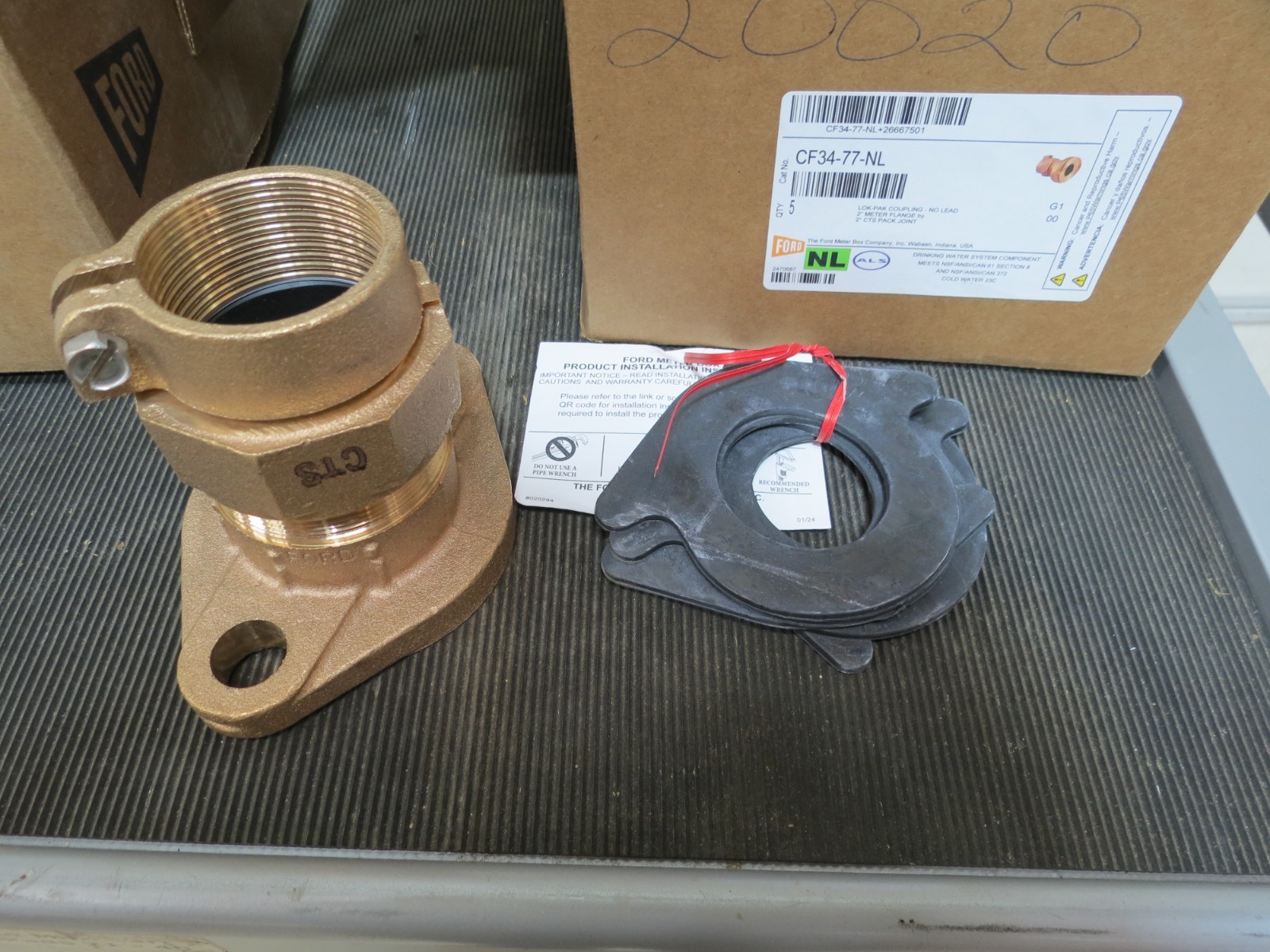 FORD Meter Box CF34-77-NL; 2 in. Flanged x CTS Pack Joint Brass Meter Coupling