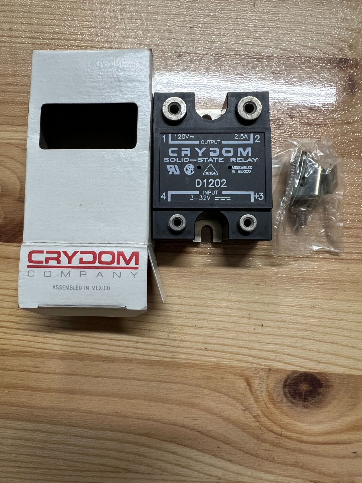 2pcs of CRYDOM D1202 S.S.R., 3-32Vdc Input, 120Vac/2.5A Output.