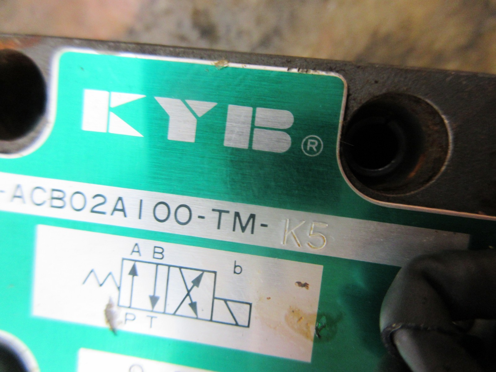 MIYANO LZ-02 KYB DGS-ACB-02-A100-TM-K5 VALVE