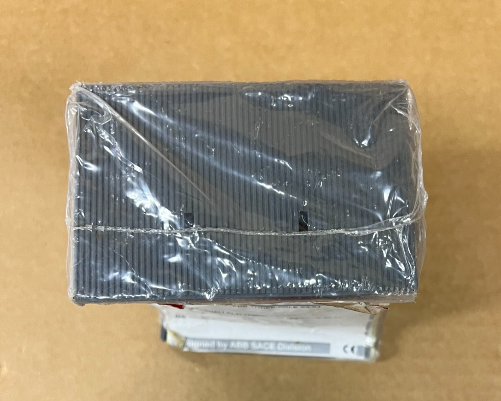 ABB KTS3HTC-3 HIGH TERMINAL COVERS 3-POLE 1SD A013695 R1