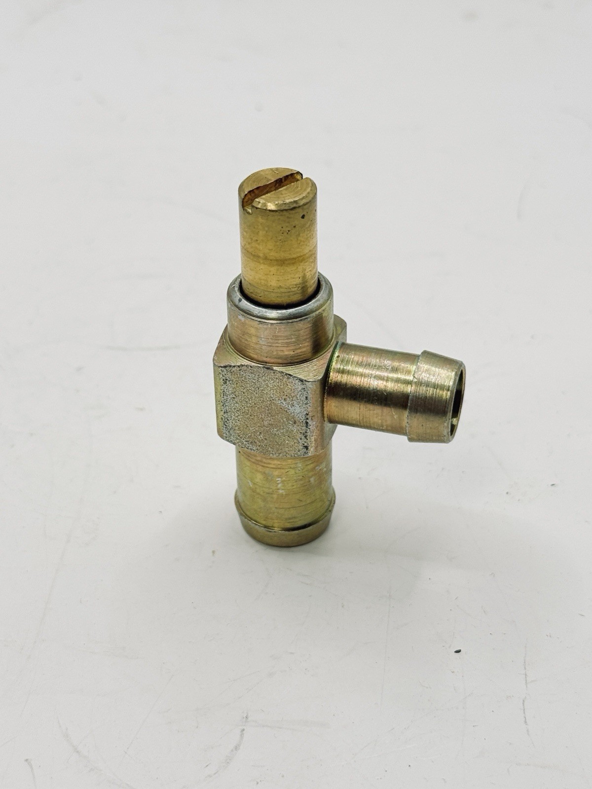 Steel Right Angle Stop Valve 5/8 tube hose x 1/2 tube hose Yellow Zinc