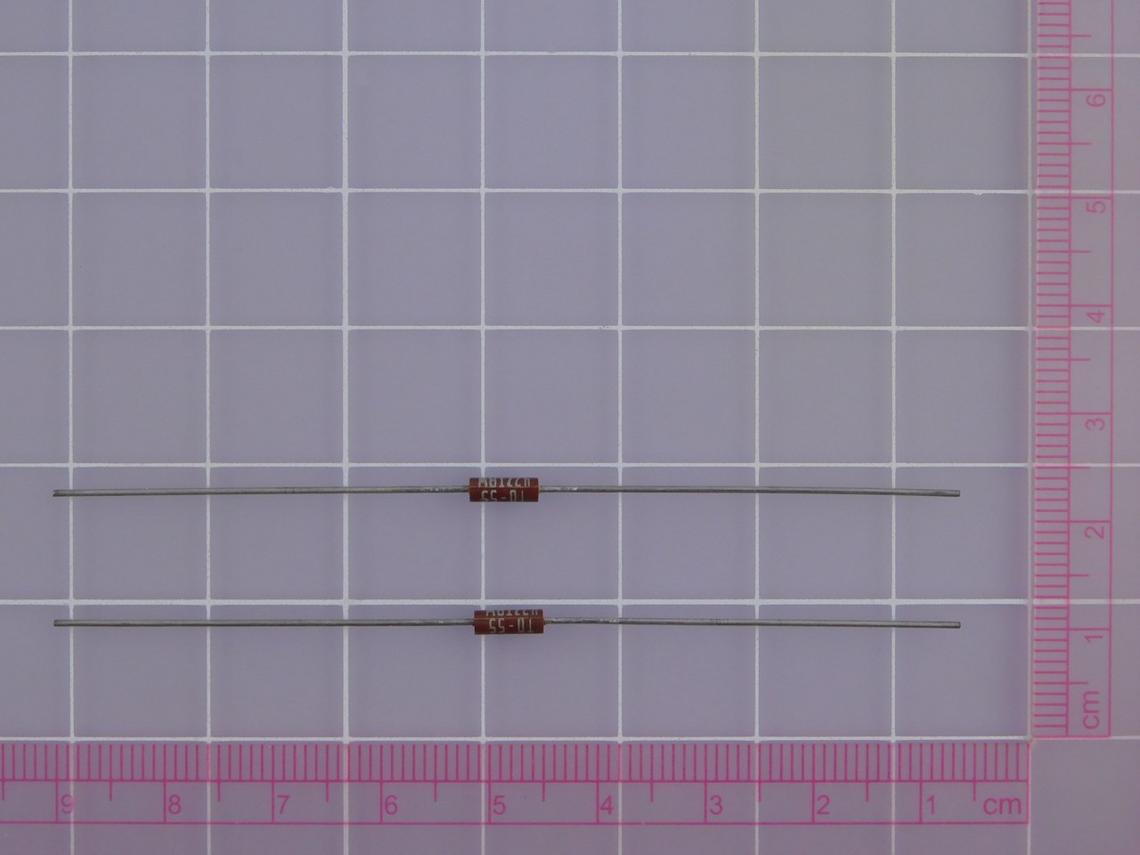 Lot of 33 TRW RN55D3011F Metal Film Resistors – Through Hole 3.01kOhms 100mW 1%