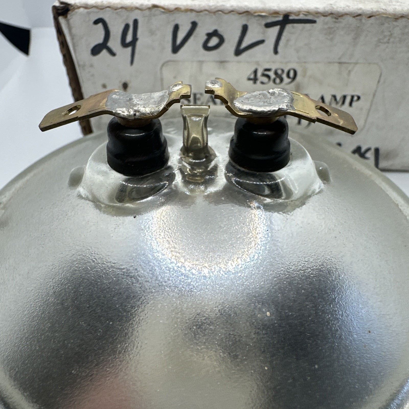 Lot of 2 GE 4589-1 Aircraft 28v 50w Seal Beam Lamp 24volt Made In USA