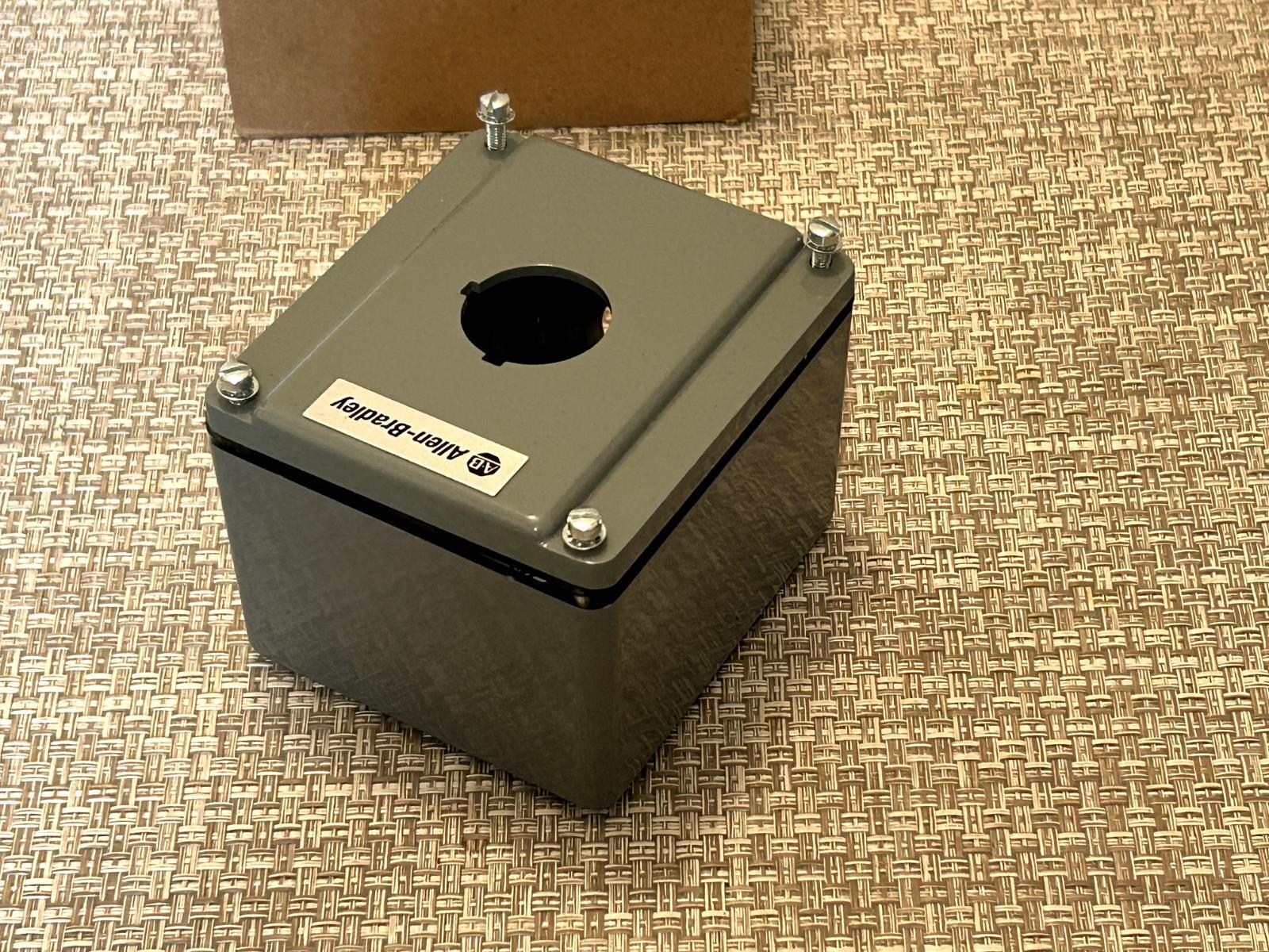 New! Allen Bradley 800T-1TZB Die Cast Enclosure Type 4, 13 Free Shipping!