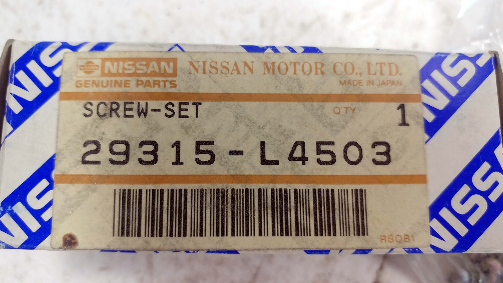 1 NEW NISSAN 29315-L4503 SCREW SET NIB ***MAKE OFFER***