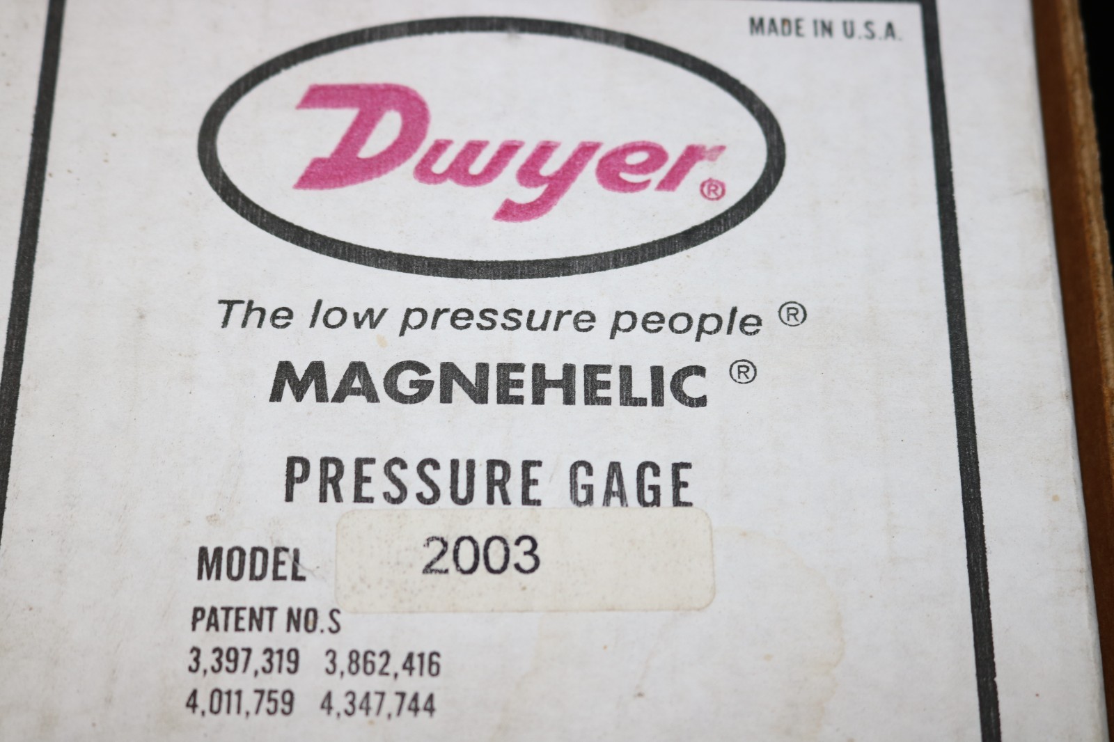 Dwyer Magnehelic Pressure Gauge Model 2003 with Accessory Package NOS