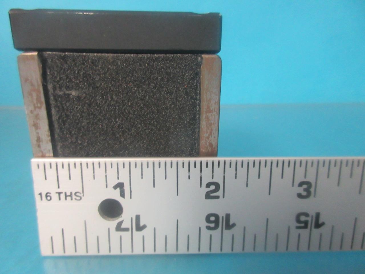 EDMUND INUSTRIAL OPTICS SQUARE MAGNETIC BASE WITH ON/ OFF SWITCH