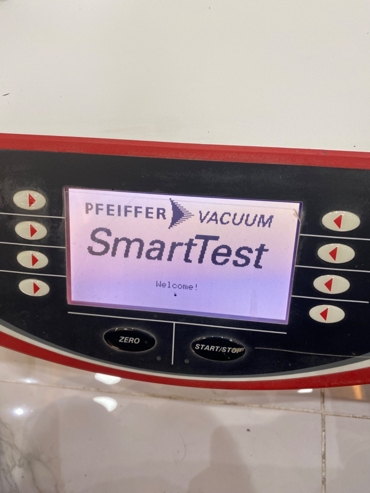 PFEIFFER VACUUM HLT 570 Helium Leak Detector, 120 V