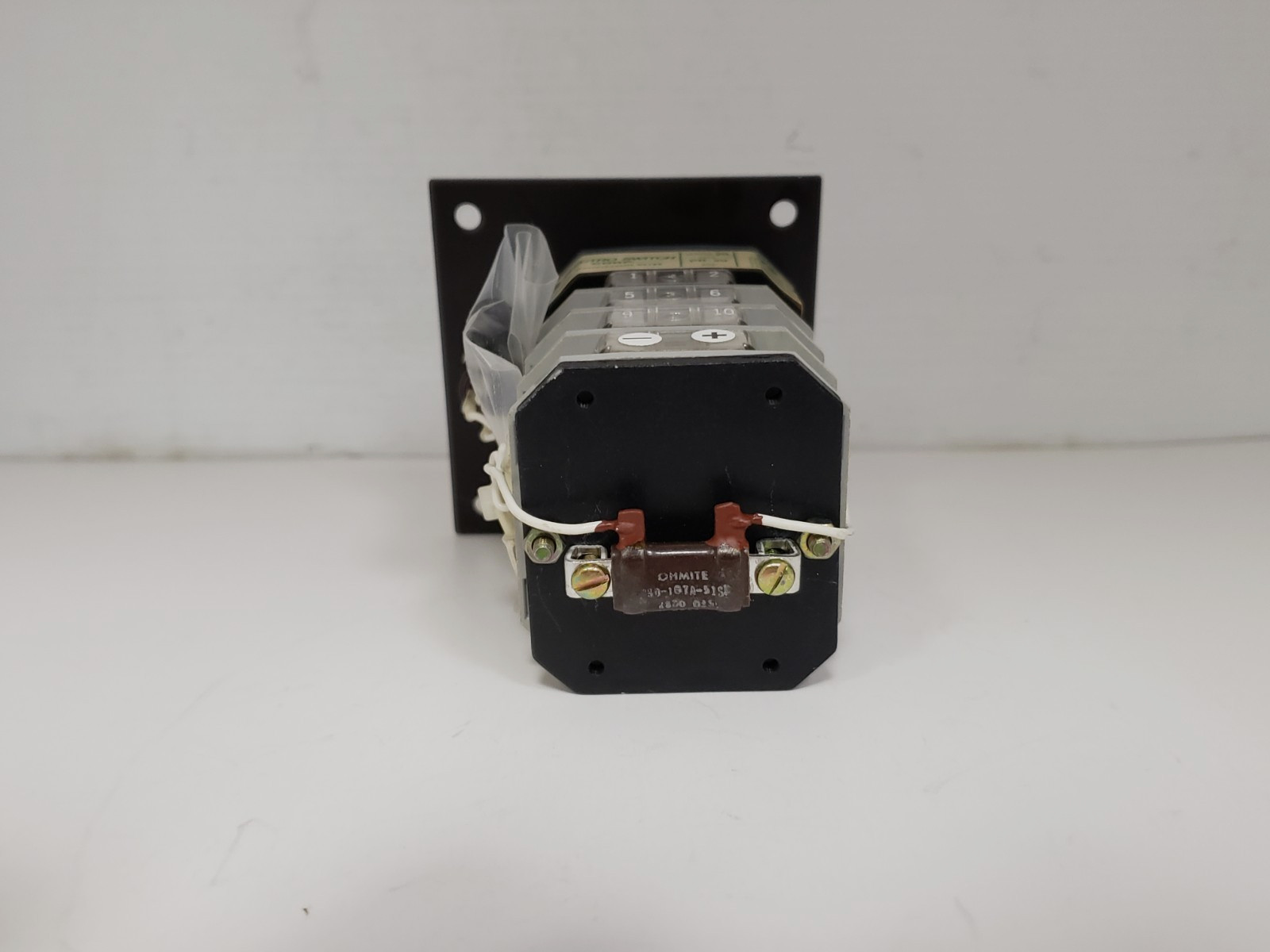 ELECTROSWITCH PR-20-20PZD 1302C8 001 8329 ROTARY CAM SWITCH 4 POS MAINTAINED NNB