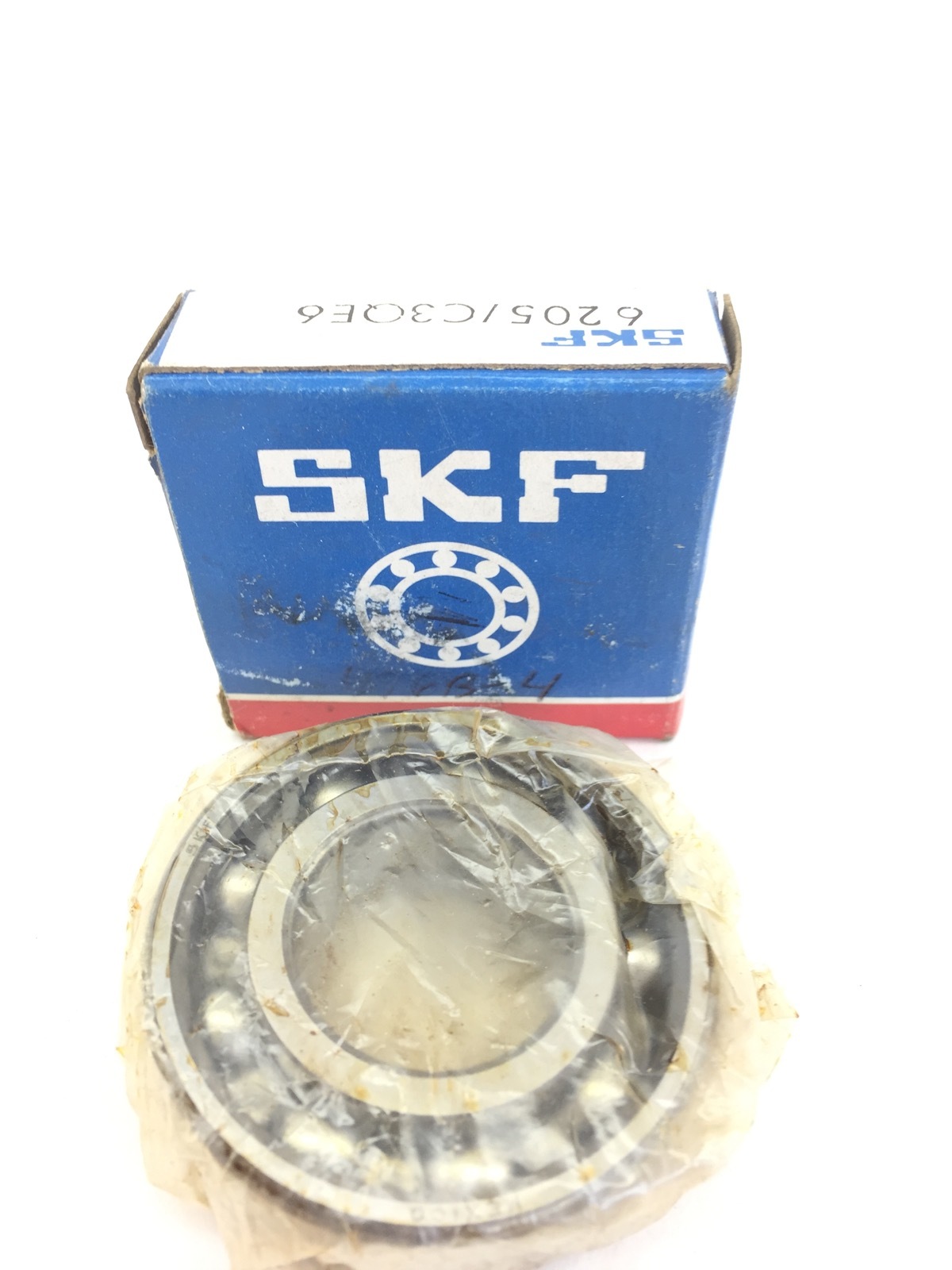 SKF 6205C3QE6 SINGLE ROW DEEP GROOVE BALL BEARING NEW IN BOX (A309)