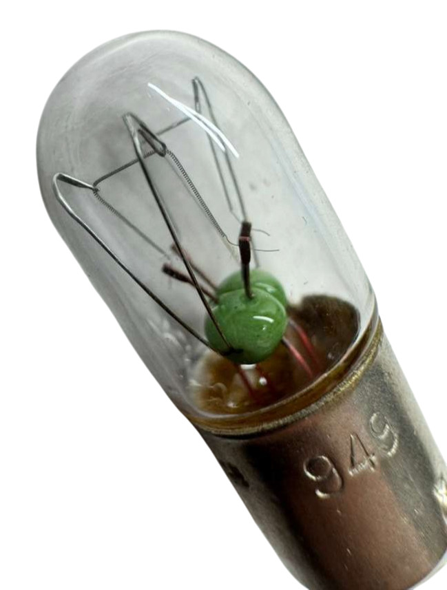 Allen-Bradley 800T-N169 Lamp Light Bulb, 130V, 949 **Free Shipping**