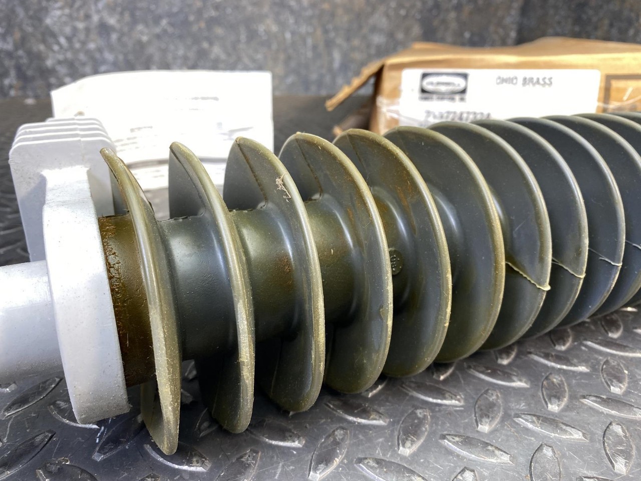 Hubbell PDV100 HD Optima Distribution Arrester 24.4 kV MCOV