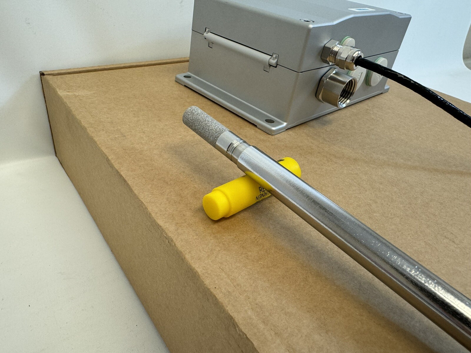 VAISALA HMT335 Humidity & Temp. Transmitter ~ HMT330 5L0A001BCAJ200B01CABAA1