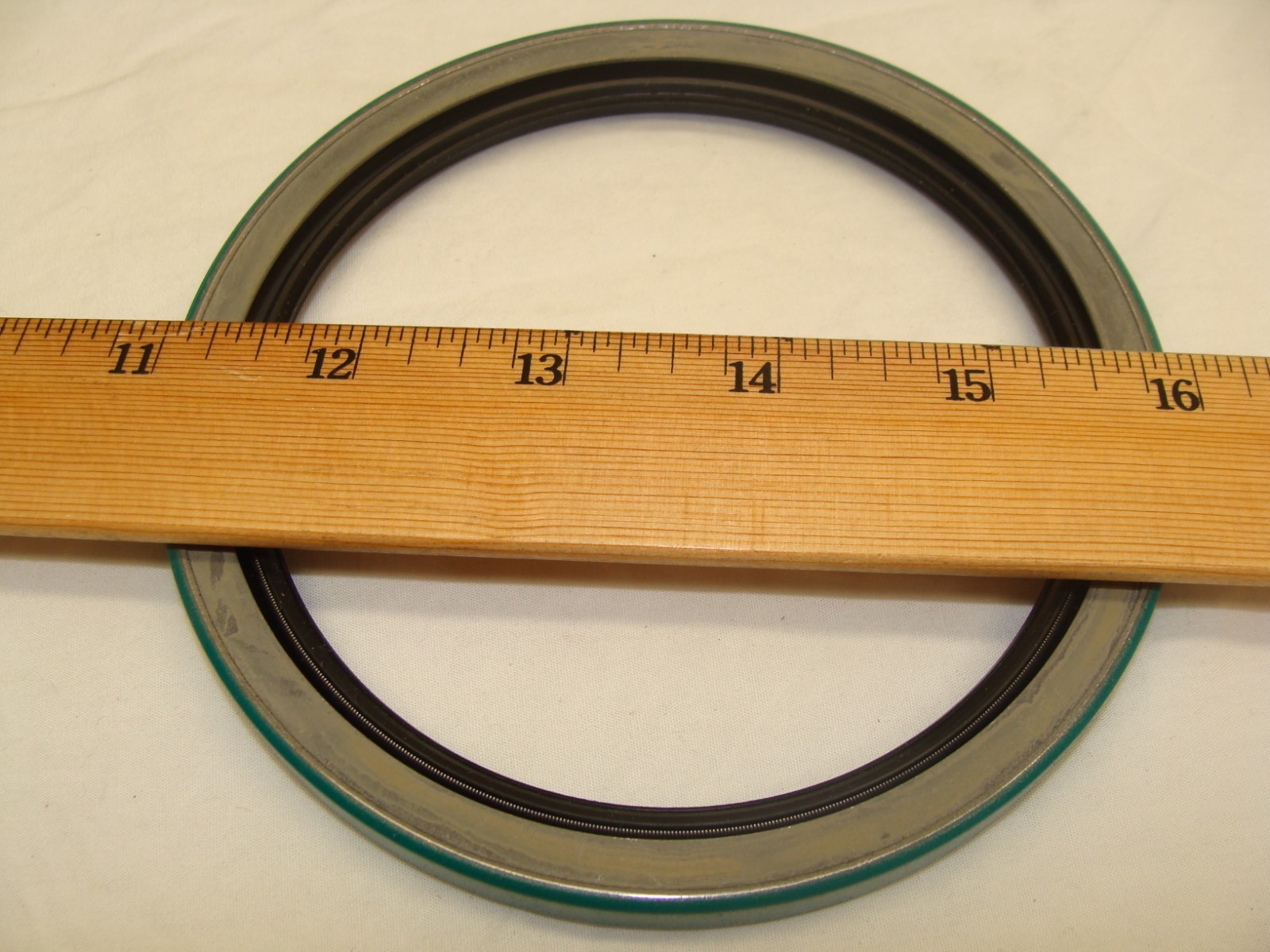 SKF OIL SEAL 41125 Industrial automotive etc.