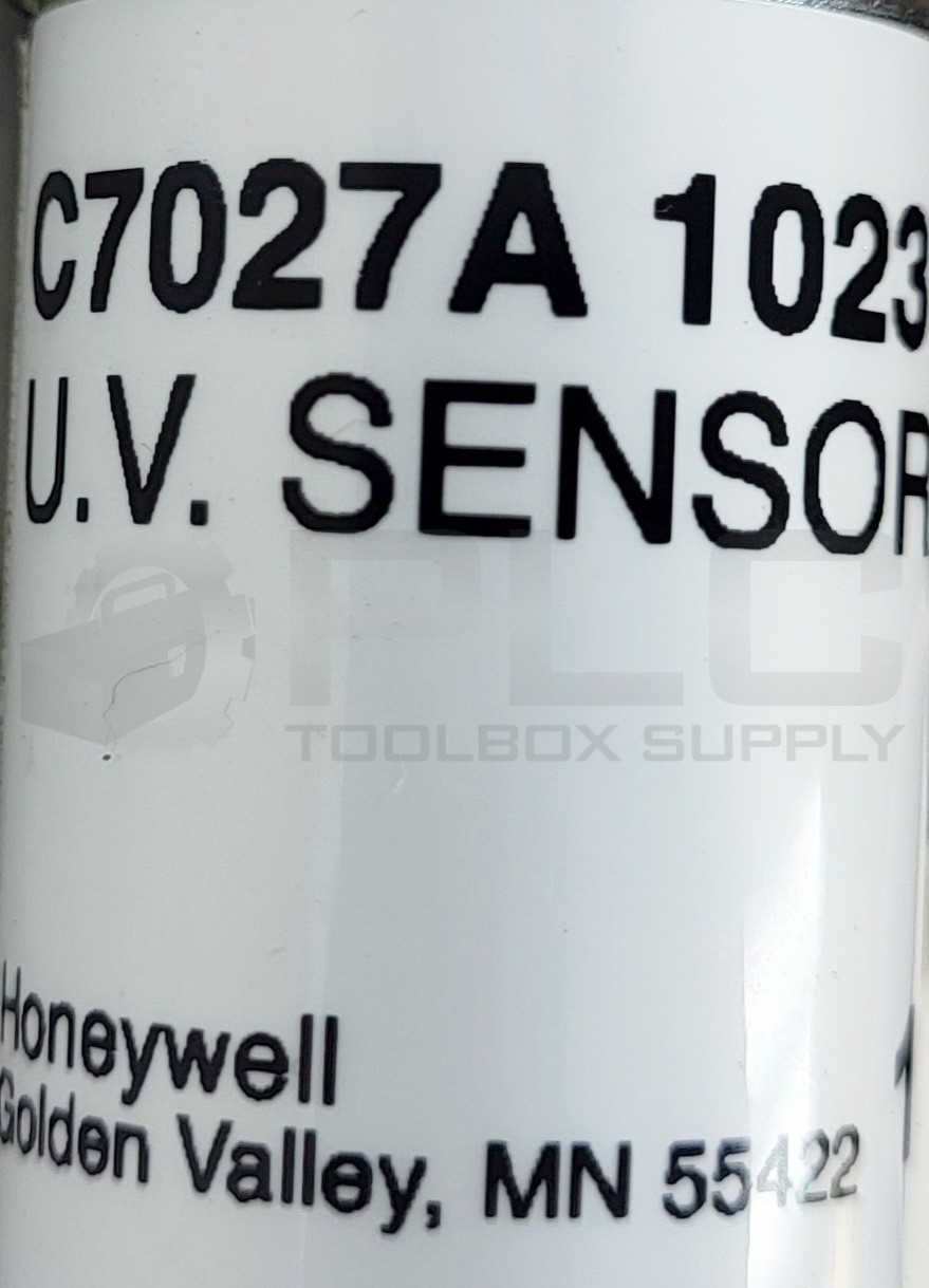 NEW HONEYWELL C7027A 1023 UV FLAME SENSOR 1/2” FEMALE NPT 8′ LEAD TEMP 0-215F