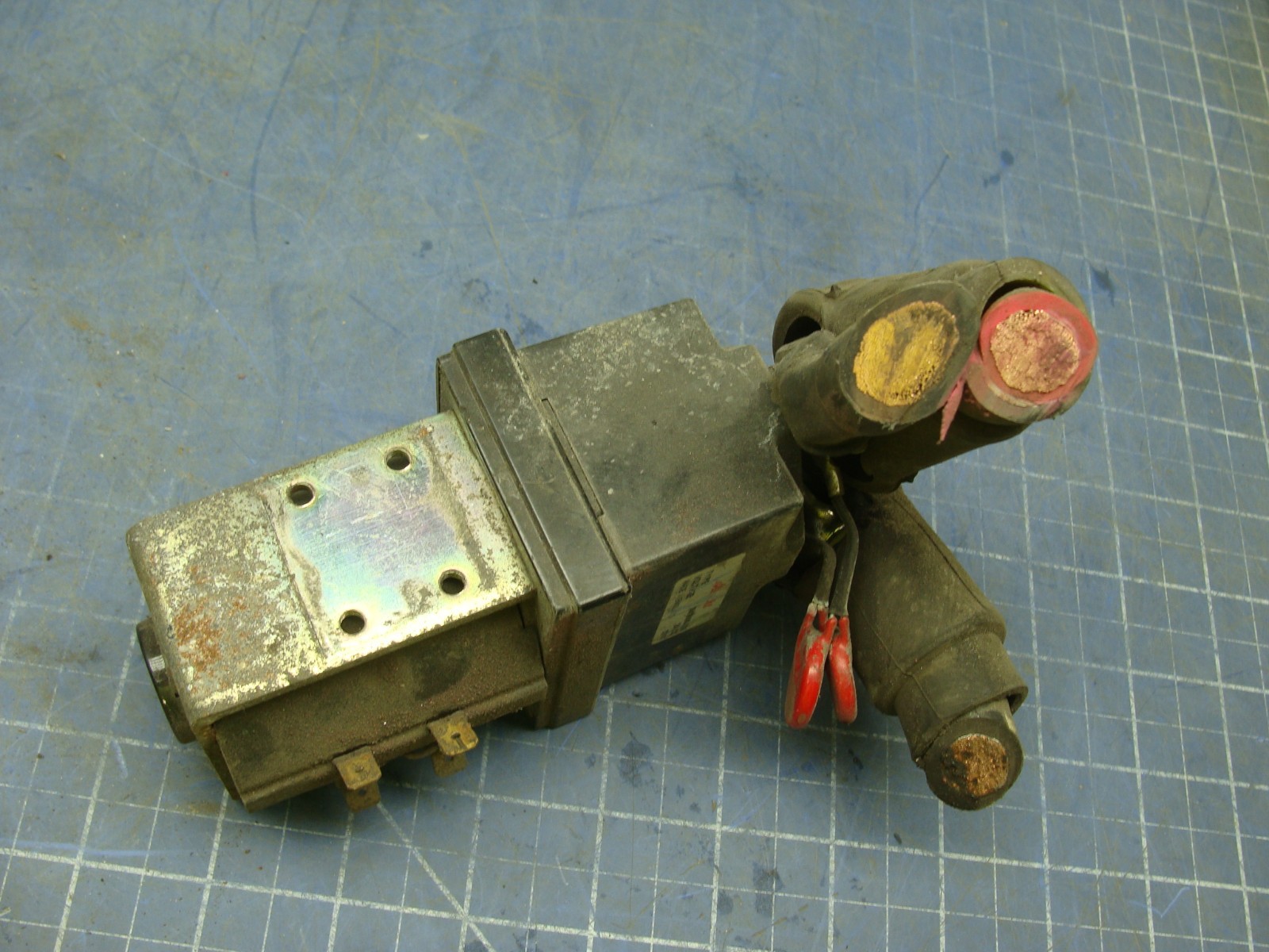 ALBRIGHT SW200N-336 SINGLE-POLE SINGLE-THROW SOLENOID CONTACTOR 24 VDC