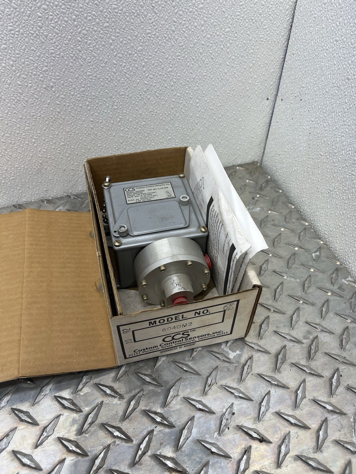 604DM2 | CCS | Differential Pressure Switch CUSTOM CONTROL SENSORS