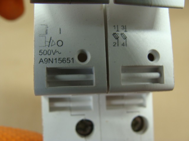 LOT OF 2 SCHNEIDER FUSE HOLDERS A9N15651 STI 10,3X38 500V 2 POLE