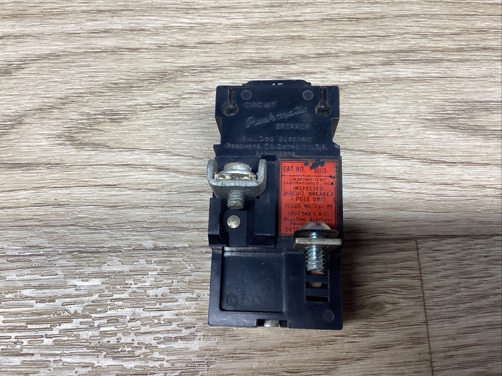PUSHMATIC BULLDOG CIRCUIT BREAKER 15 AMP 1 POLE 38258 #813F131*CO