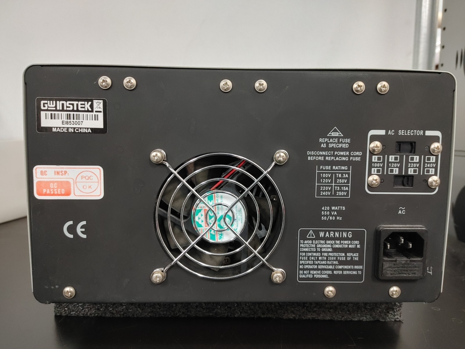 GW INSTEK GPC-3030D Dual Tracking with 5V Fixed Laboratory DC Power Supply