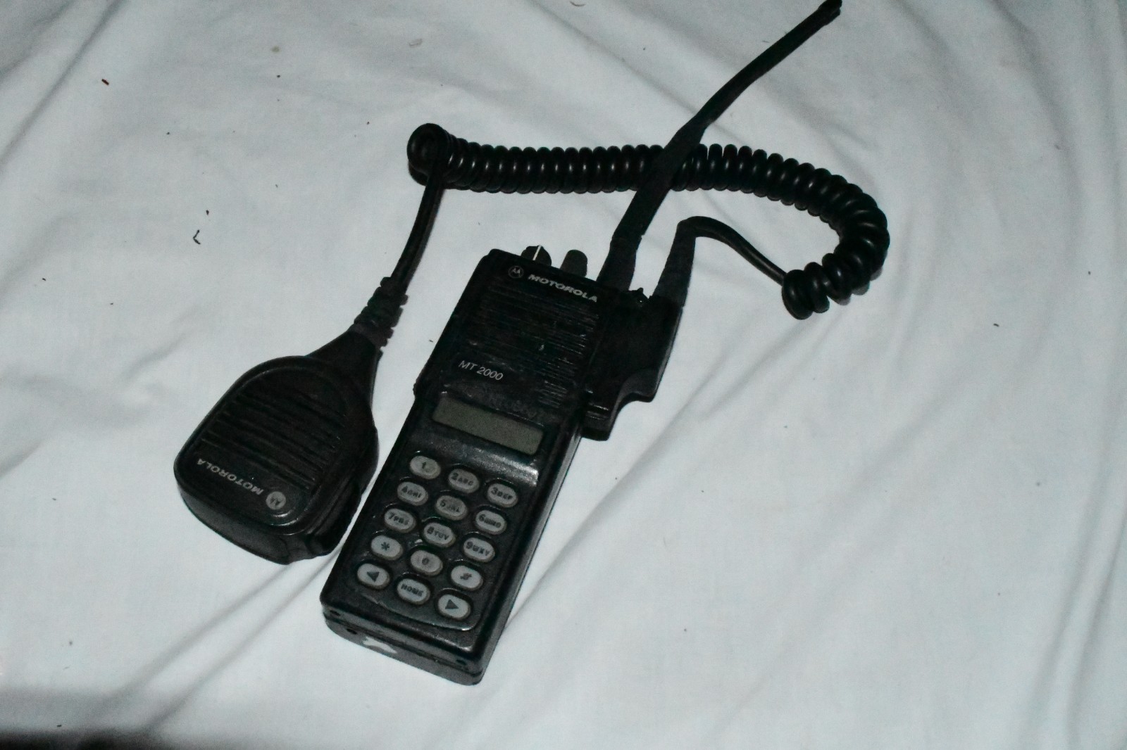 Motorola MT 2000 VHF Handheld Radio w/ battery and Mic H01KDH9AA7AN w6c #1