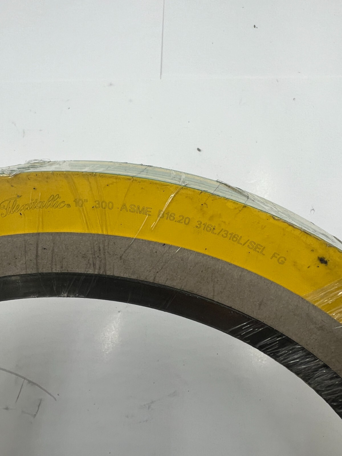 (QTY 5) Flexitallic 100030202085 Spiral Wound Gasket 10″ 300 Yellow 316L/316L/FG