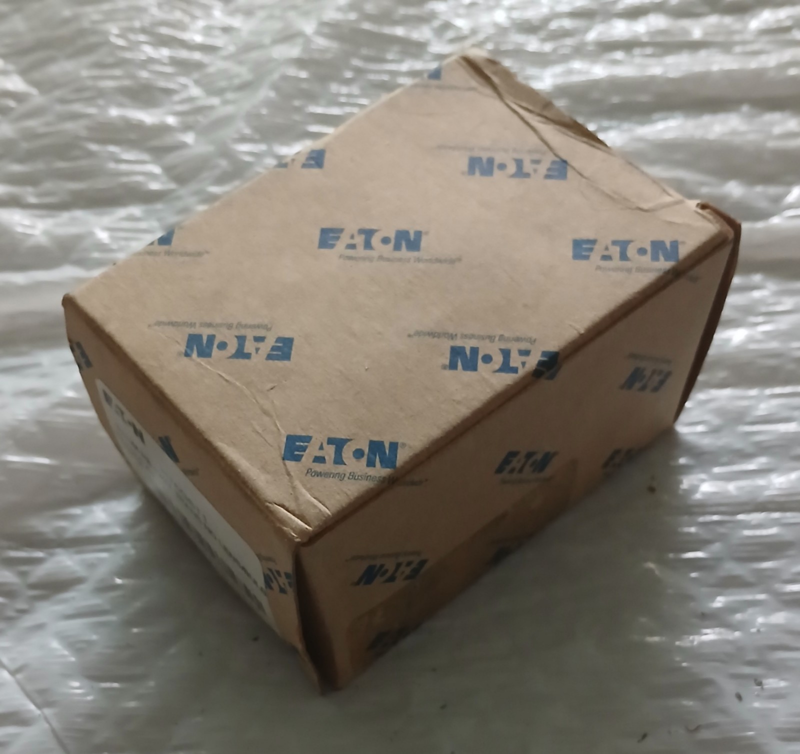 Eaton Pushbutton Operator. HT8GBT1. New. No lens or bulb. Free Shipping