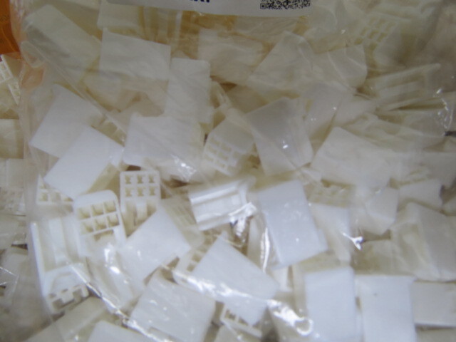 YAZAKI 7187-8846 Qty of 65 per Lot YAZAKI 7187-8846