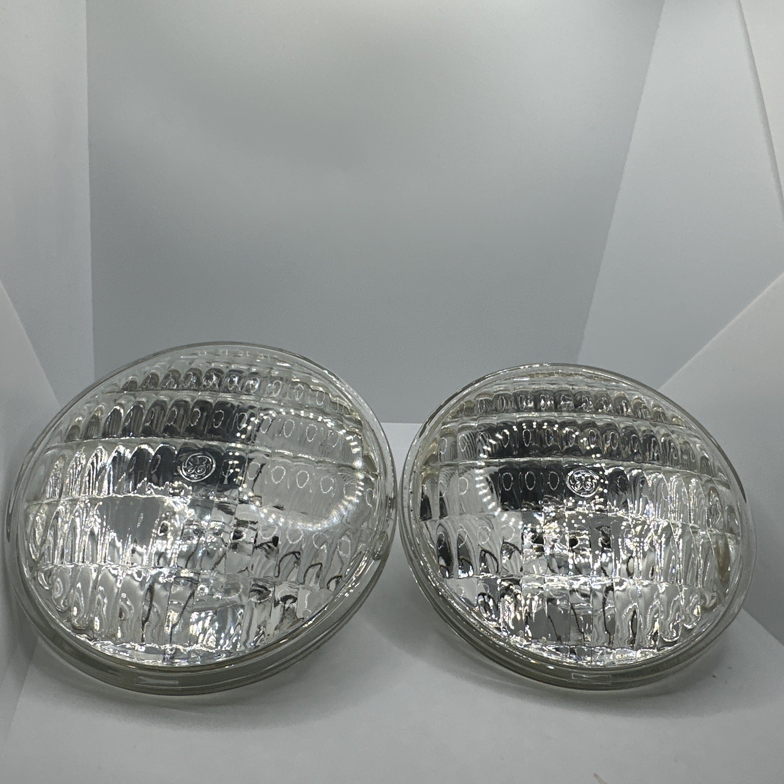 Lot of 2 GE 4589-1 Aircraft 28v 50w Seal Beam Lamp 24volt Made In USA