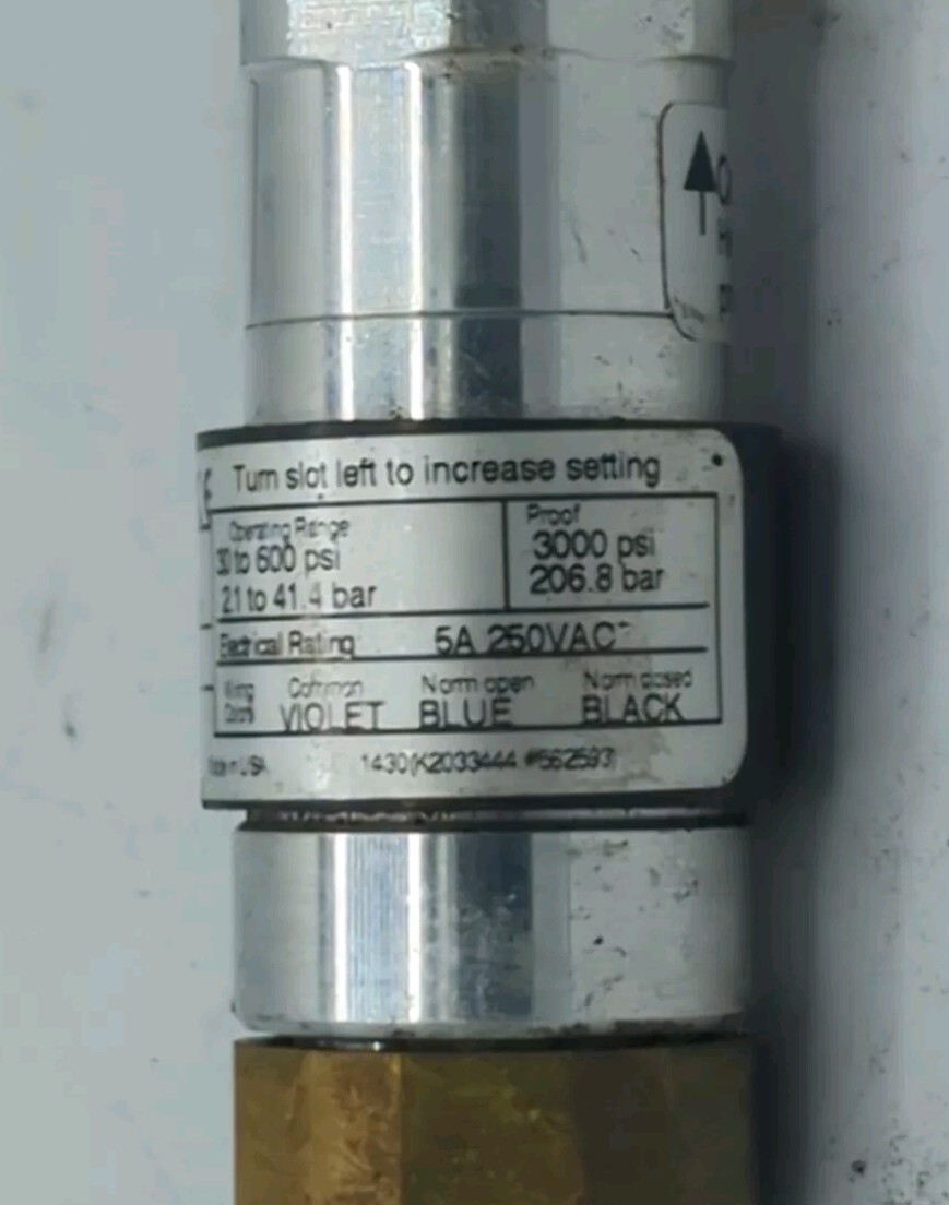 UNITED ELECTRIC 10-C12 30-600PSI 21-41.4 5A 250VAC