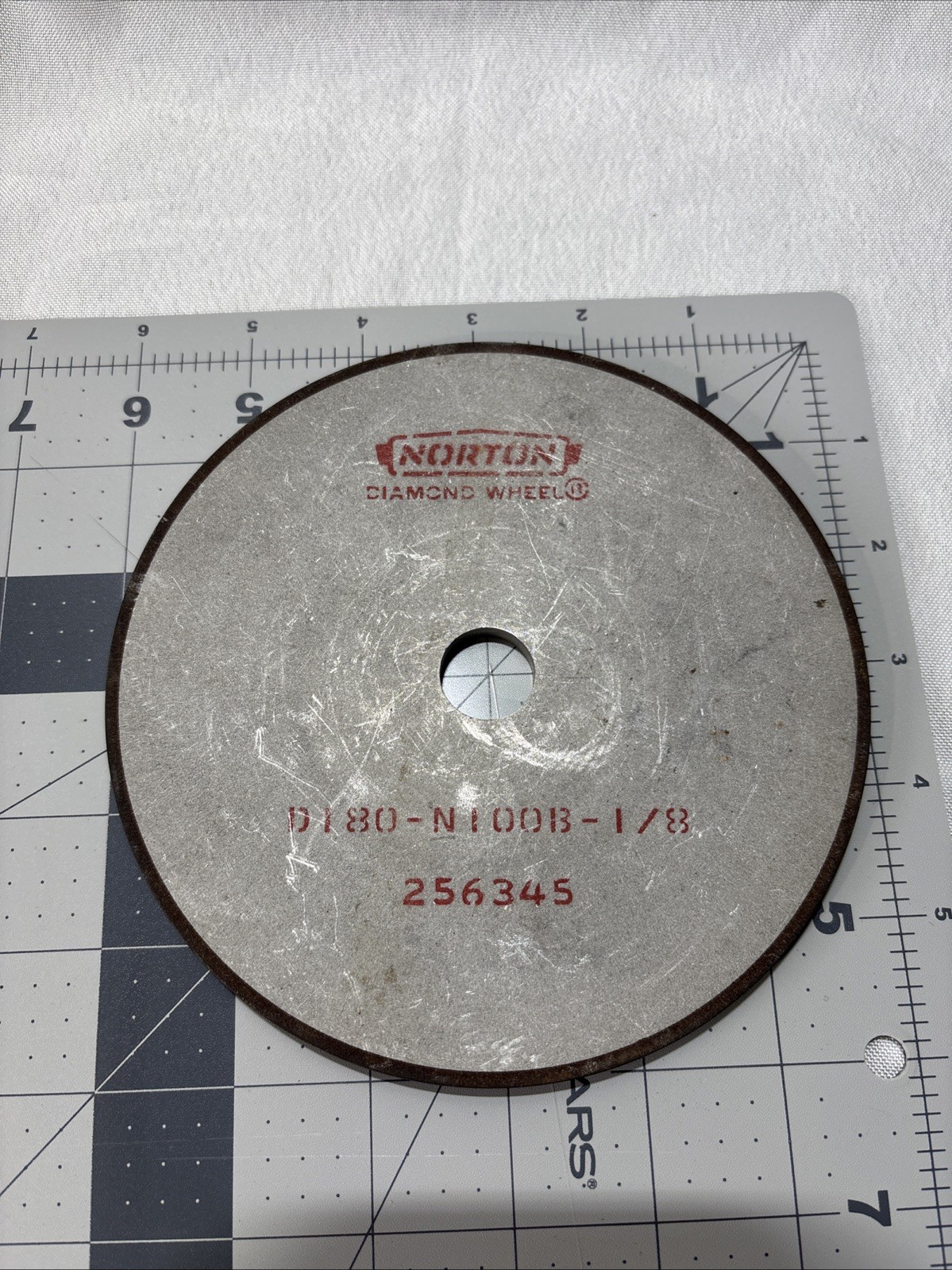 Norton Diamond Wheel D180-N100B-1/8, 180 Grit, 3/4″ Arbor – Light Use