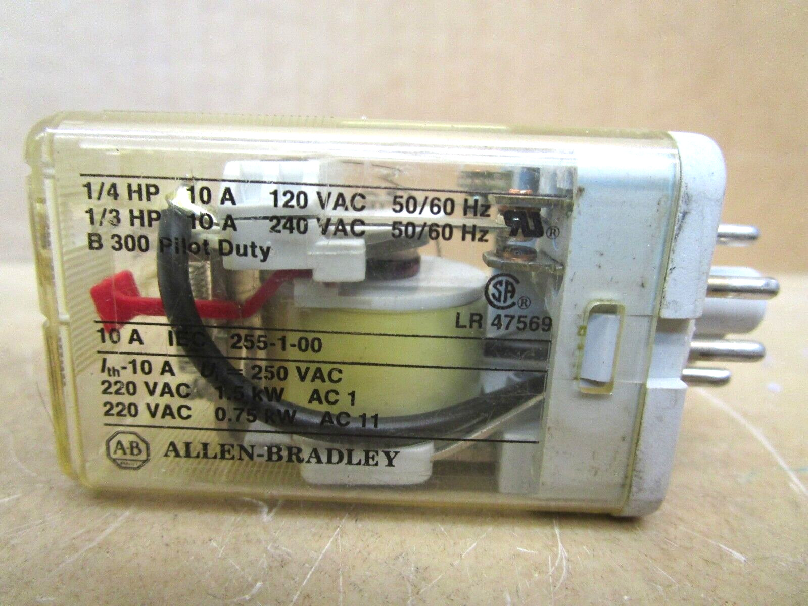 Allen-Bradley 700-HA32Z24 Relay 24VDC 1/4HP 10A 120VAC 1/3HP 10A 47554LR