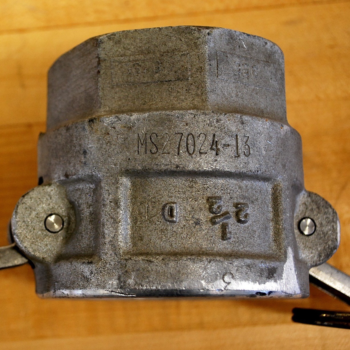 Ever-Tite MS27024-13 2 1/2″ B Coupling With 2 1/2″ NPTM Insert. – USED