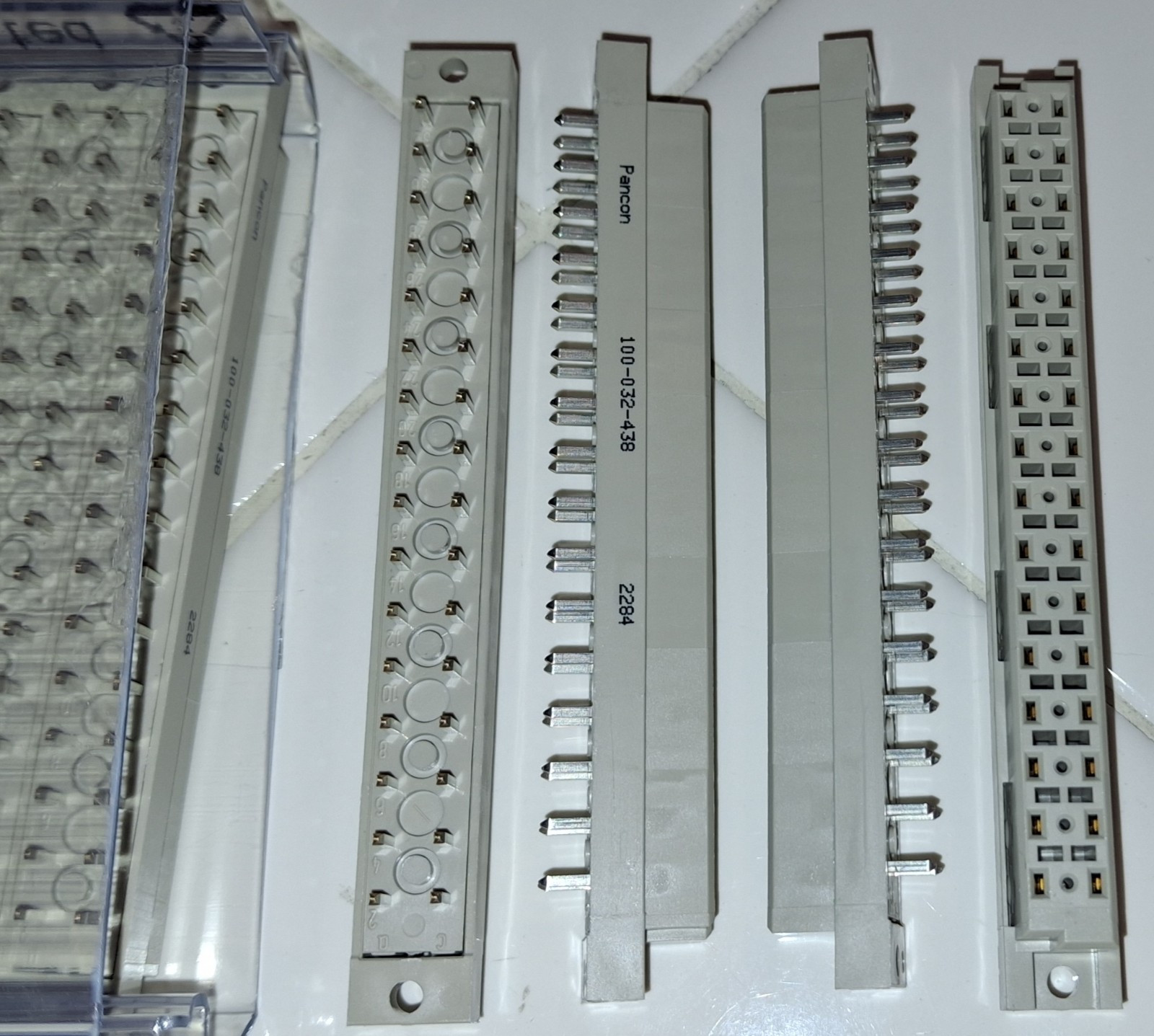 25 Lot Qty Pcs Pancon 32 Contacts Female Connectors 100-032-438 Type D Straight
