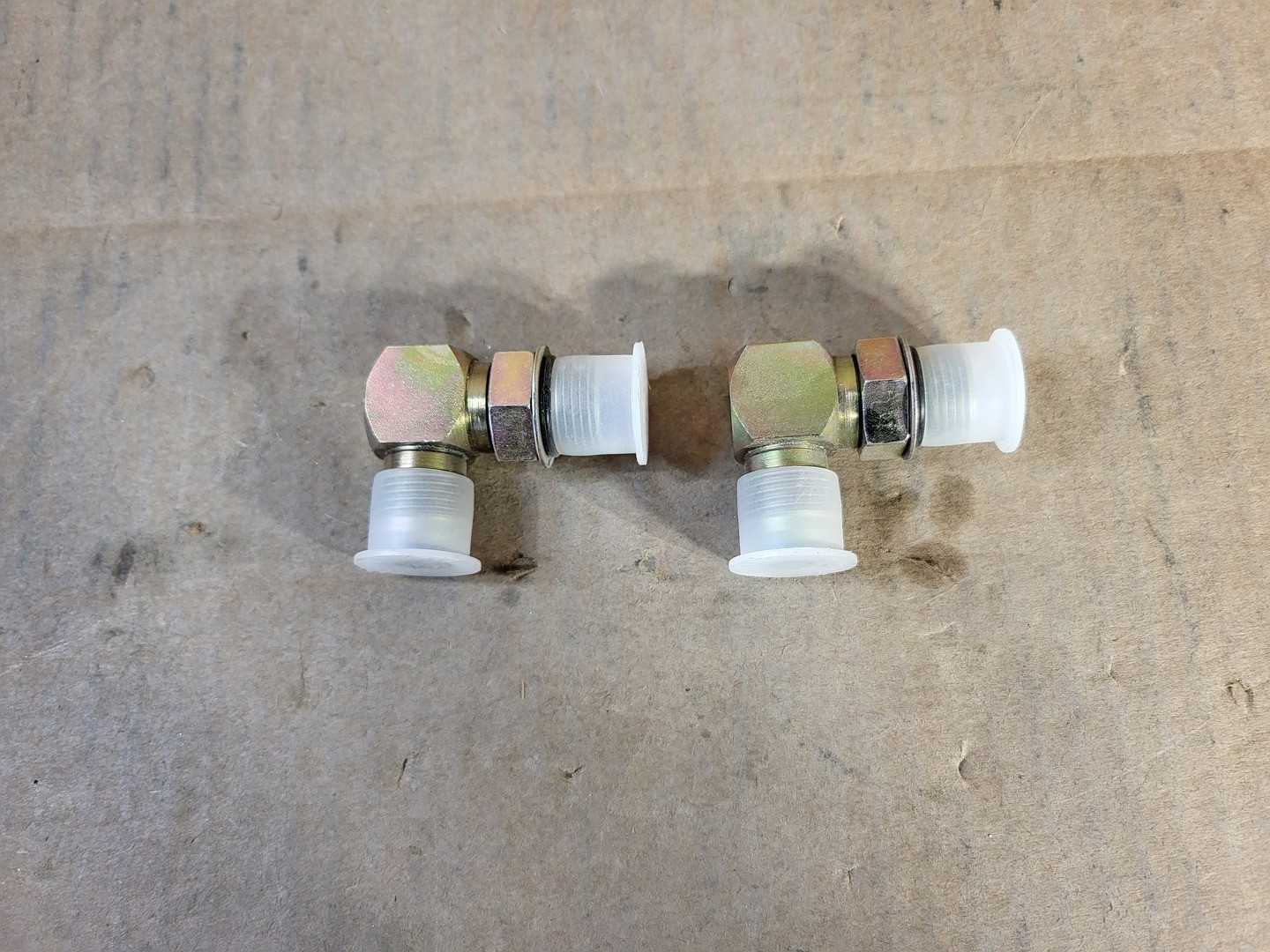 SURPLUS NEW KOMATSU WB0508 90 Deg Elbow Fittings (Box of 2) – Heavy Machinery