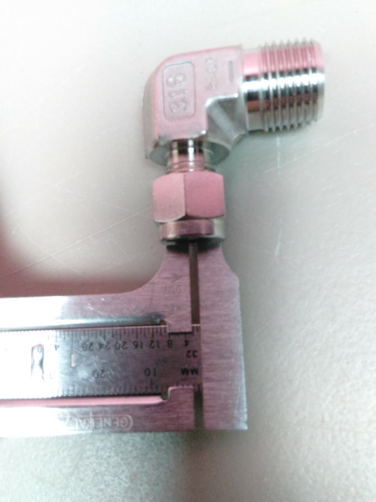 Parker 316 Stainless Steel Connector Fitting 1/4″ Compression Tube 3/8″ Male NPT