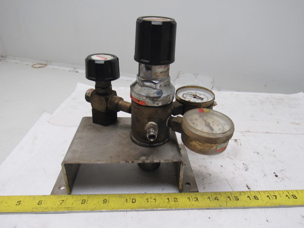 Concoa 6012324-01-580 Dual-stage Regulator Compressed Gas Regulator