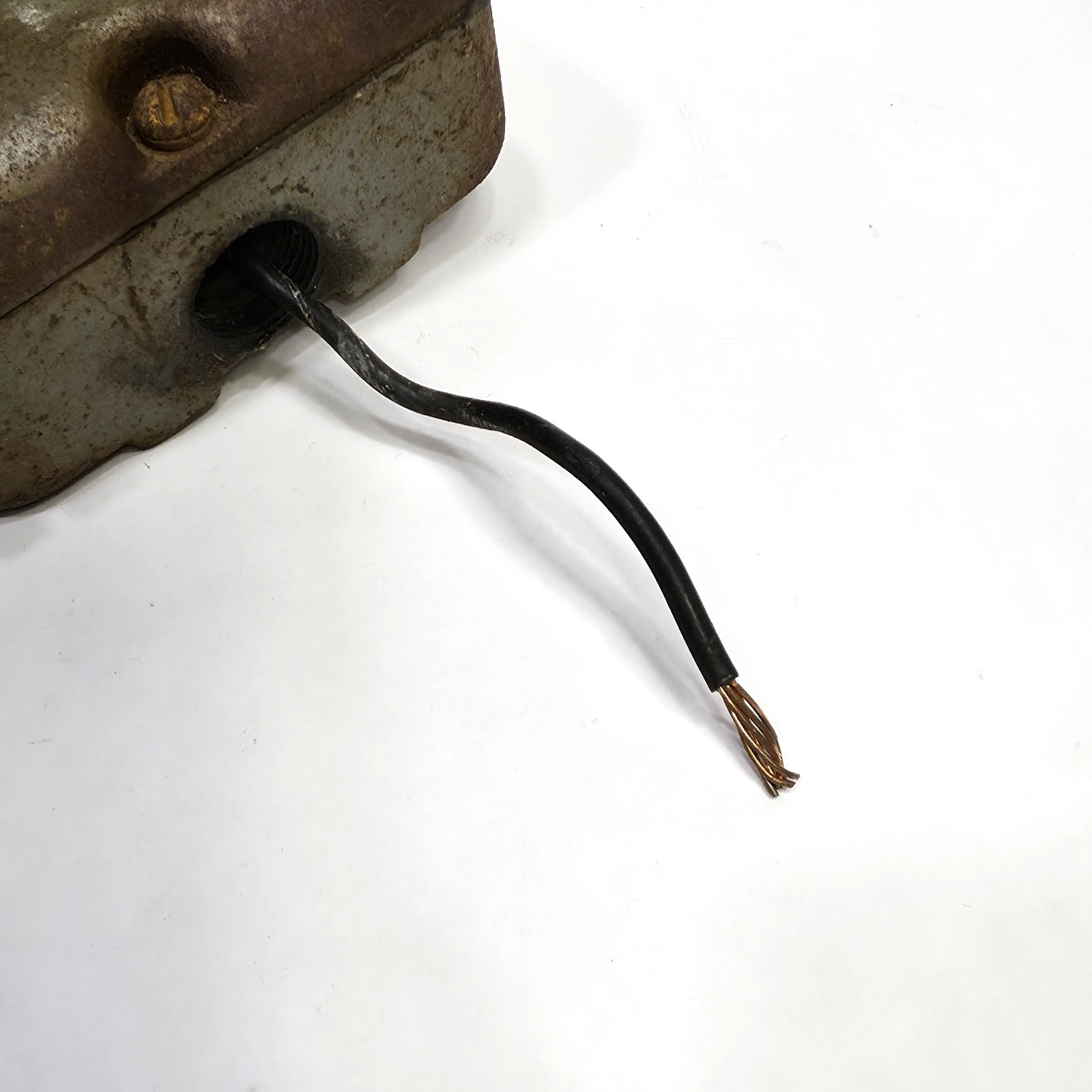 Vtg GE CR2940 NH101 General Purpose Push Button Control Box 600V Max. Heavy Duty