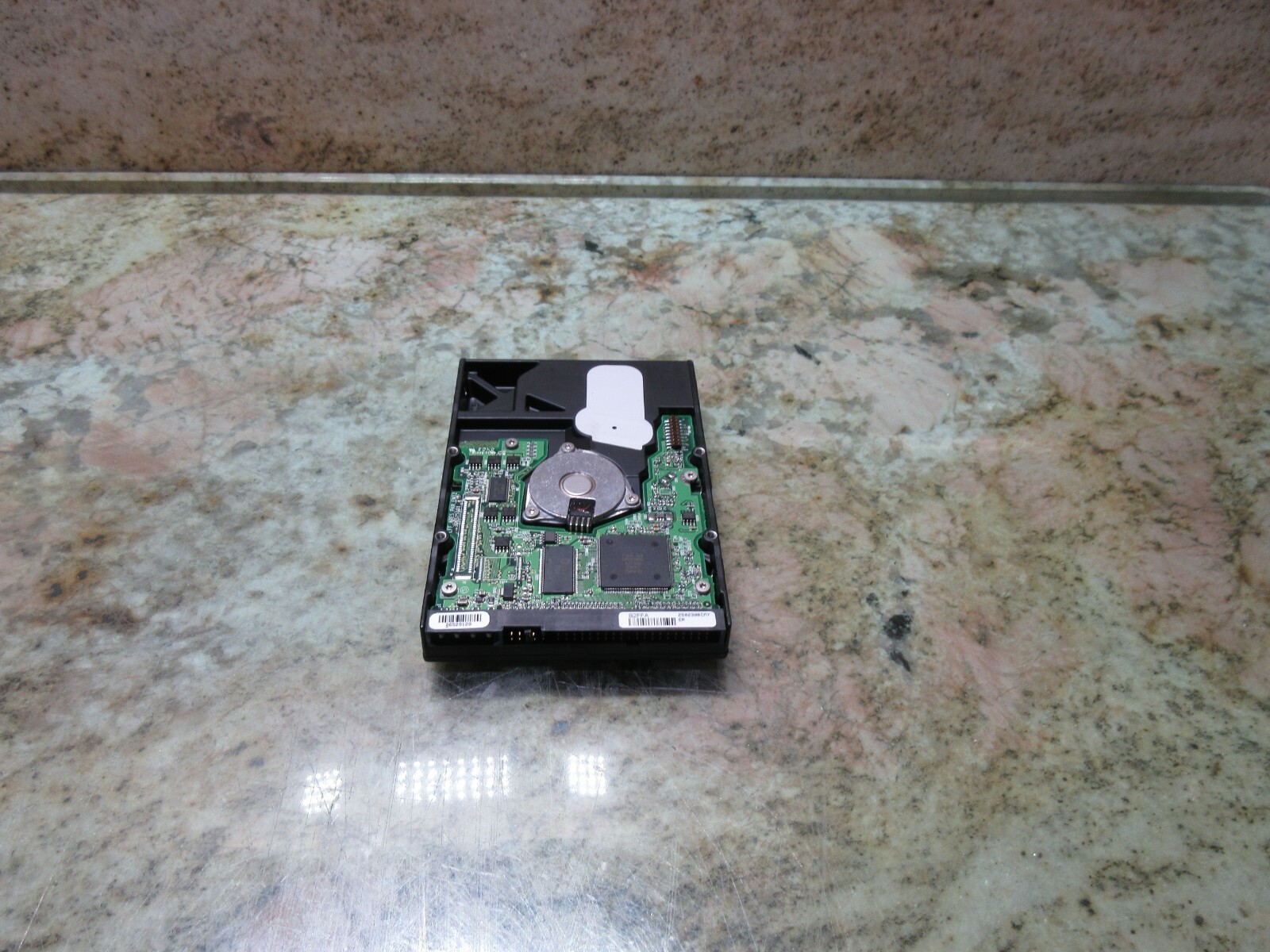 MAXTOR 3.5 HDD E-H011-02-3056 D33019 A 244 3 291464 B2FFA CHARMILLES 690 EDM