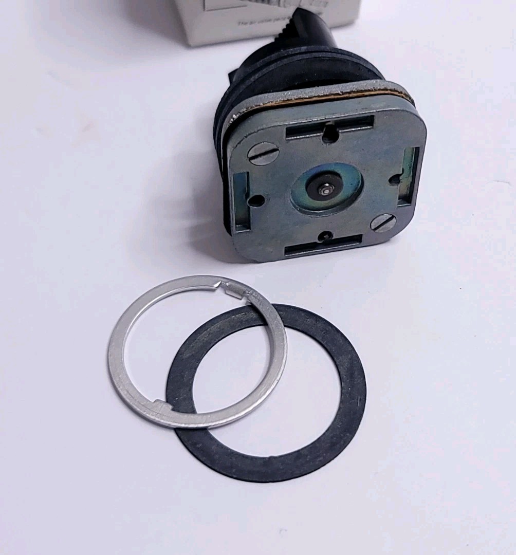 NUMATICS Selector Switch 212-135 2-Position Pneumatic Accessory 30.5mm NEW